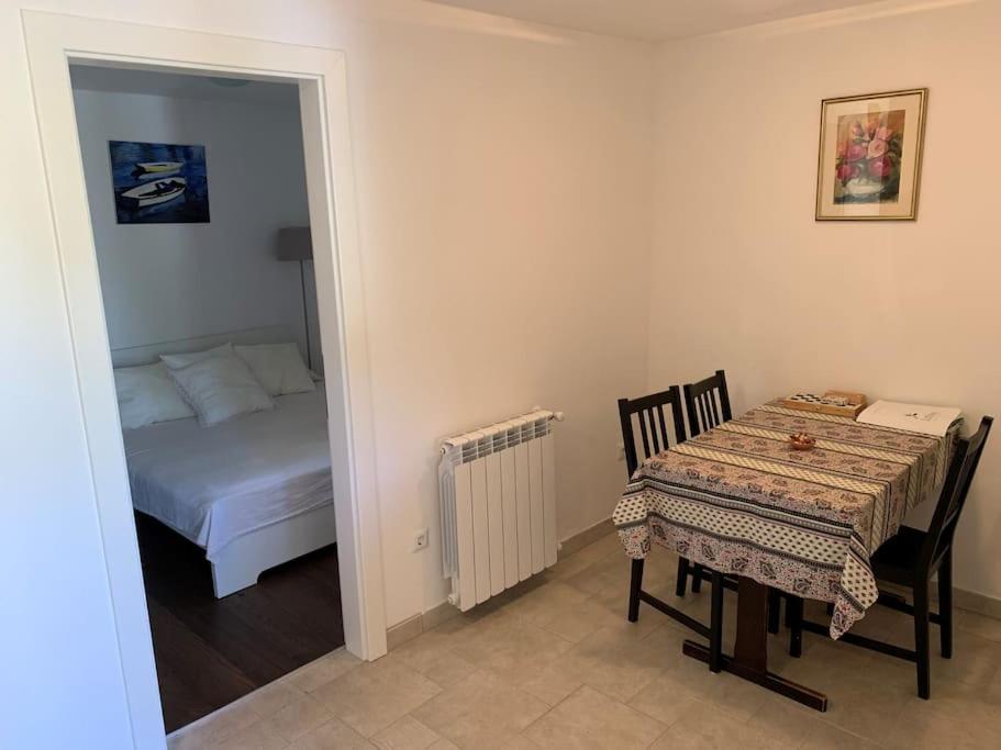 Holiday Apartment Nerezine Exterior foto